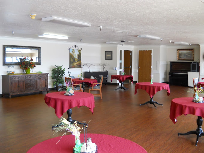 dining area at Monument Health Nephi