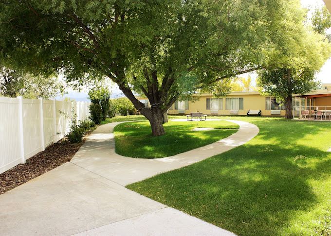 exterior walking paths and landscaping at Monument Health Richfield