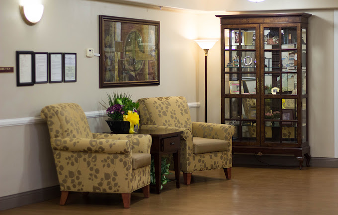 comfortable seating area at Monument Health Pioneer Trail